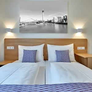Hotel Mcdreams Duesseldorf-city, Dusseldorf